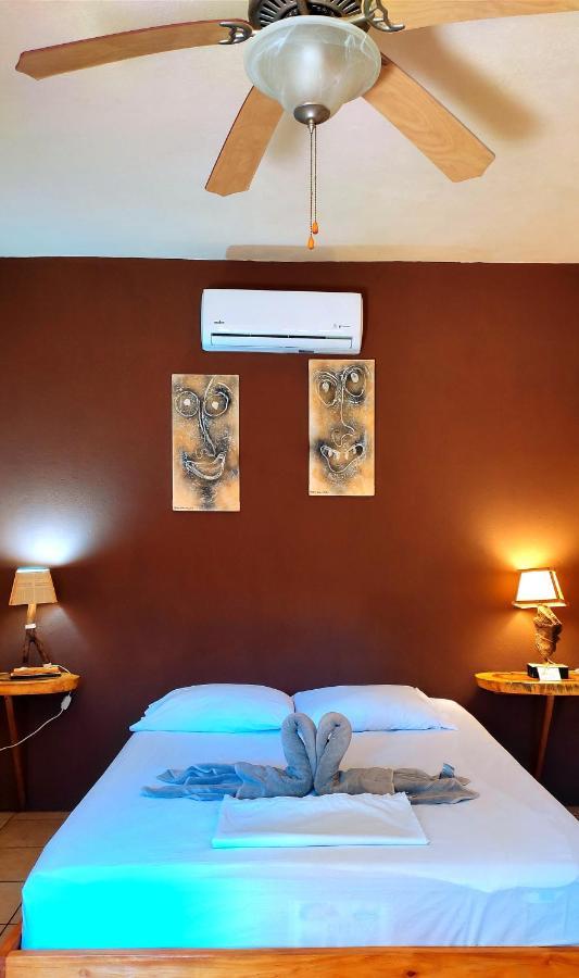 El Belga Loco Otel Las Peñitas Dış mekan fotoğraf